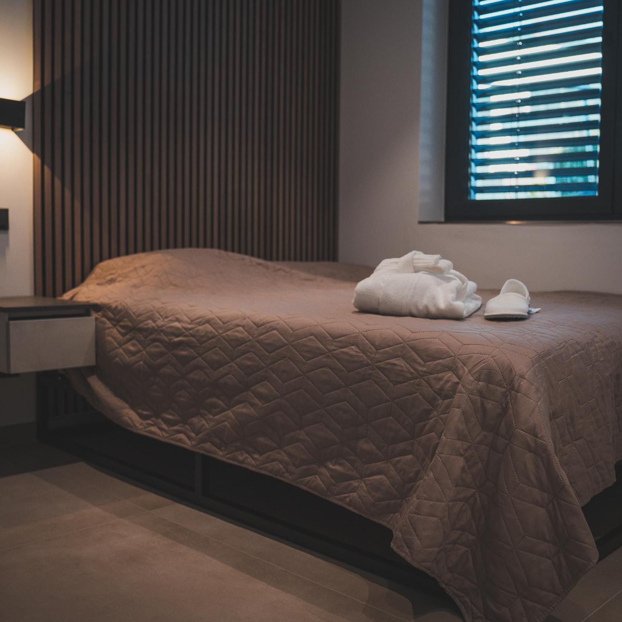K&T Estate Resort & Spa - Flughafennahe Gaestesuite Hofheim Bagian luar foto